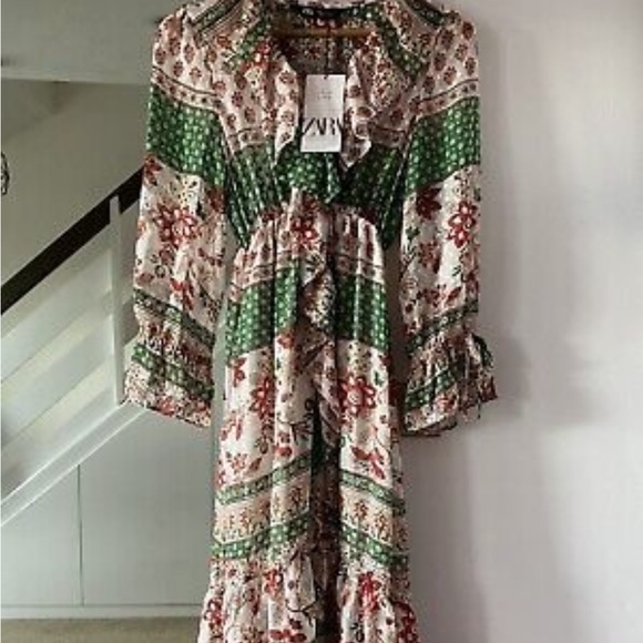 Zara Ruffled Dress - Picture 4 of 7